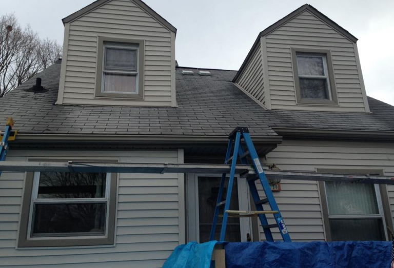 Deteriated, Old shingles